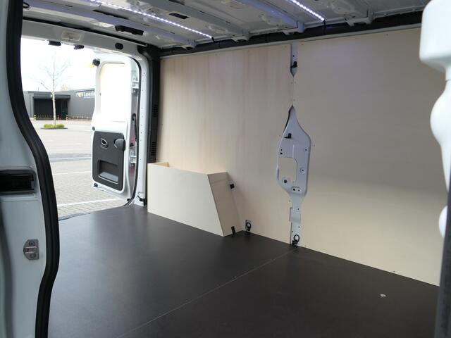 Renault TRAFIC 2.0 dCi 130 T30 L2H1 Comfort - Nieuw! - Betimmering laadruimte - Camera - Keyless entry/start