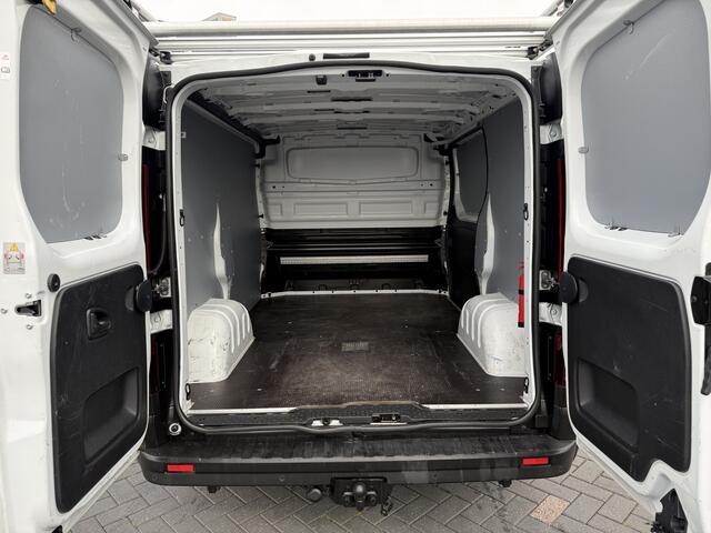 Renault TRAFIC 2.0 dCi 120 PK / L1H1 / 1e EIG. / TREKHAAK / IMPERIAAL / AIRCO / CRUISE / 3-ZITS / LED