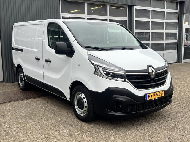Renault TRAFIC 2.0 dCi 120 L1H1 120pk Airco Cruise controle 3-Persoons Telefoonverbinding Parkeersensoren achter 1e eigenaar Euro 6 Dealer onderhouden