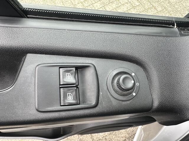 Renault TRAFIC Passenger 1.6 dCi L2 9 persoons 23950 incl. BTW/BPM Airco,Cruise,Navi,Pdc,Enz