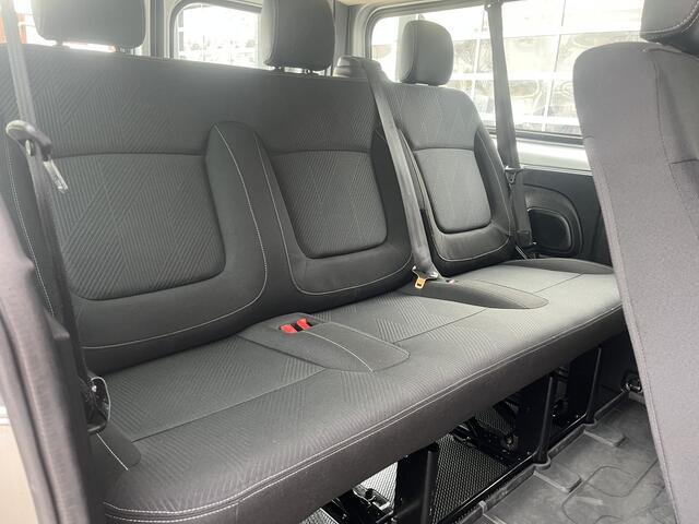 Renault TRAFIC Passenger 1.6 dCi BTW / BPM VRIJ!! marge 9-Persoons Lengte 2 Airco Cruise control Navigatie PDC 1e eigenaar Combi Kombi Passenger Groepsvervoer Taxi Personenbus