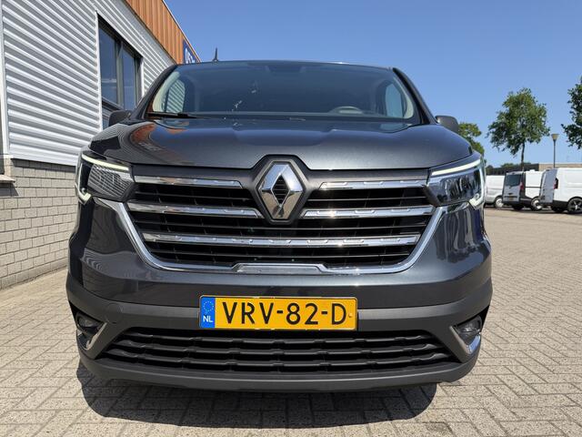 Renault TRAFIC 2.0 dCi 130pk T29 L2H1 DC 5 persoons Comfort / vaste prijs rijklaar ¤ 19.950 ex btw / lease vanaf ¤ 336 / donker grijs metallic / airco / cruise / trekhaak / euro 6 / bpm vrij !