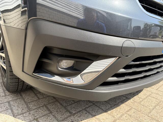 Renault TRAFIC 2.0 dCi 130pk T29 L2H1 DC 5 persoons Comfort / vaste prijs rijklaar ¤ 19.950 ex btw / lease vanaf ¤ 336 / donker grijs metallic / airco / cruise / trekhaak / euro 6 / bpm vrij !