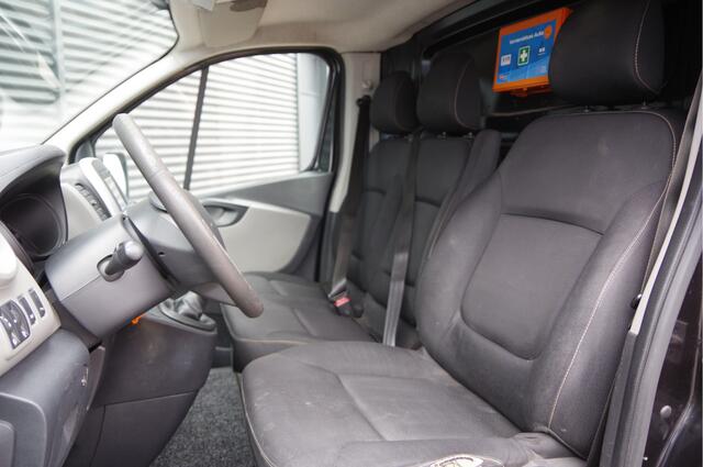 Renault TRAFIC 1.6 dCi T29 L2 EURO 6! 3-ZITS, TREKHAAK, AIRCO, NAVI, CRUISE, PARKEERSENSOREN, NAVI, NL AUTO, NAP