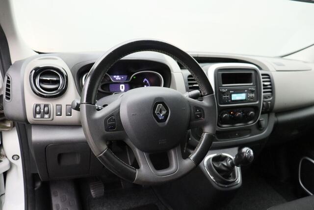 Renault TRAFIC 1.6 dCi T29 L2H1 Comfort 2017 | Airco | Trekhaak | Cruise Control | Achteruitrij Camera | Regensensor | Boekjes | 2 Sleutels
