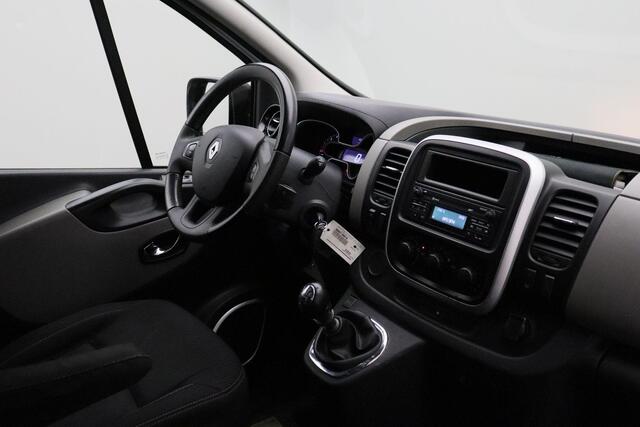 Renault TRAFIC 1.6 dCi T29 L2H1 Comfort 2017 | Airco | Trekhaak | Cruise Control | Achteruitrij Camera | Regensensor | Boekjes | 2 Sleutels