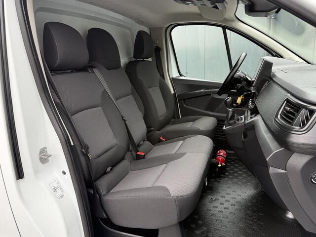 Renault TRAFIC 2.0 dCi 150 PK AUTOMAAT / L2H1 / 27.349 KM!! / TREKHAAK / IMPERIAAL / 3-ZITS / CAMERA / LED