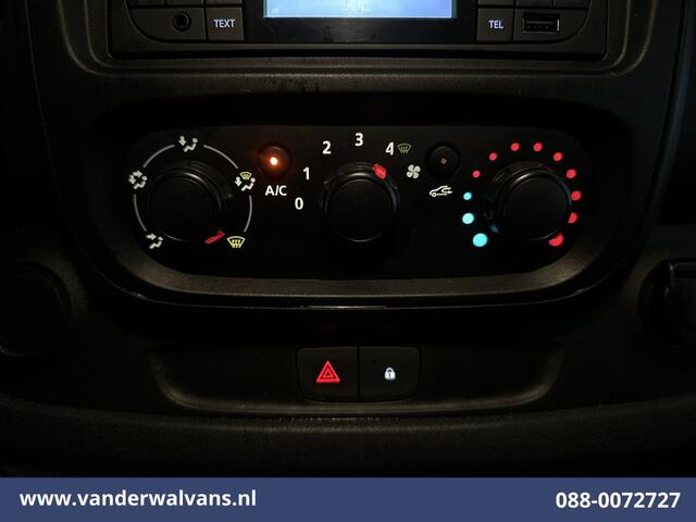 Renault TRAFIC 1.6 dCi L1H1 Euro6 Airco | Cruisecontrol | Trekhaak | Parkeersensoren Bijrijdersbank