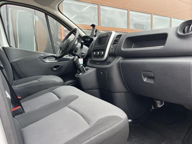Renault TRAFIC 2.0 dCi 120pk L2 Comfort 3p Lease ¤276 /m, 2x Schuifdeur, Trekhaak, Airco, Navi, PDC, Led, Cruise controle, Onderhoudshistorie aanwezig