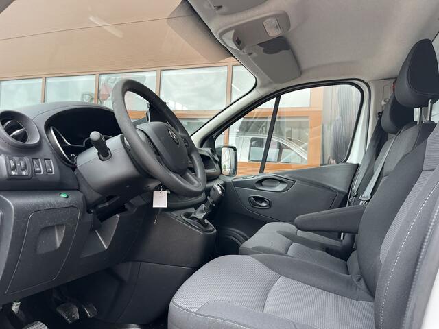 Renault TRAFIC 2.0 dCi 120pk L2 Comfort 3p Lease ¤276 /m, 2x Schuifdeur, Trekhaak, Airco, Navi, PDC, Led, Cruise controle, Onderhoudshistorie aanwezig