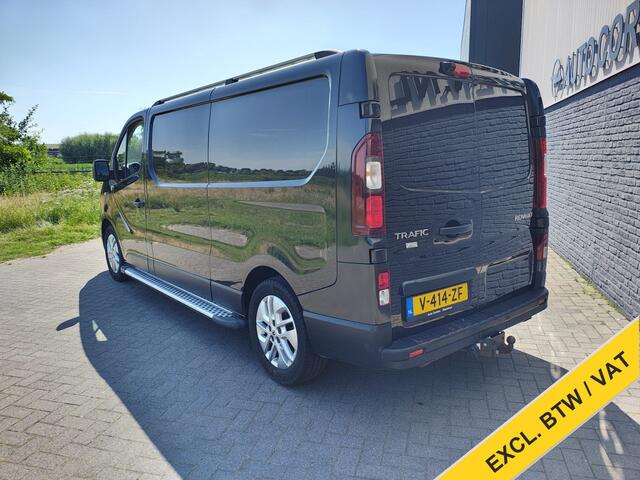 Renault TRAFIC 1.6dCi 146PK T29 L2H1 3-Persoons **Motor verbruikt overmatig olie** Camera Trekhaak Airco Cruise Control Pdc Regen-Lichtsensor Comfort Energy Lmv Sidebars Achterklep Achterdeuren Betonplex Vloer Kasteninbouw 2.000KG Trekgewicht
