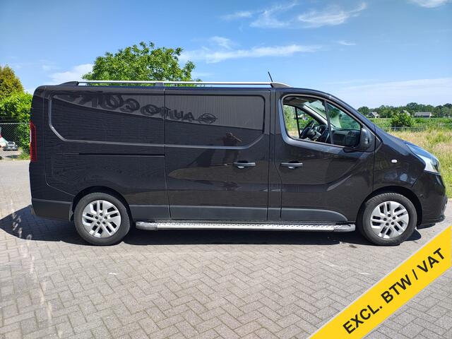 Renault TRAFIC 1.6dCi 146PK T29 L2H1 3-Persoons **Motor verbruikt overmatig olie** Camera Trekhaak Airco Cruise Control Pdc Regen-Lichtsensor Comfort Energy Lmv Sidebars Achterklep Achterdeuren Betonplex Vloer Kasteninbouw 2.000KG Trekgewicht