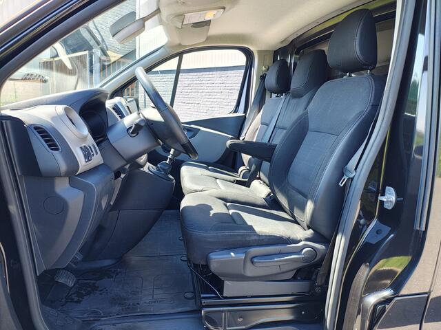 Renault TRAFIC 1.6dCi 146PK T29 L2H1 3-Persoons **Motor verbruikt overmatig olie** Camera Trekhaak Airco Cruise Control Pdc Regen-Lichtsensor Comfort Energy Lmv Sidebars Achterklep Achterdeuren Betonplex Vloer Kasteninbouw 2.000KG Trekgewicht