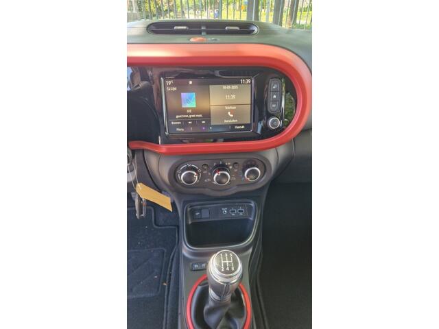 Renault TWINGO 1.0 SCe Intens