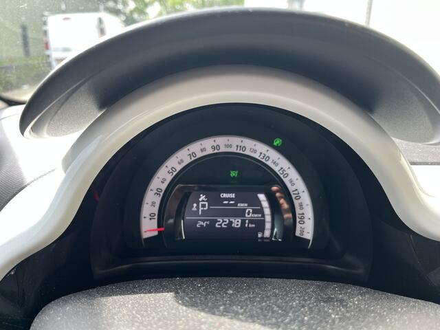 Renault TWINGO 0.9 TCe EDC ( automaat ) Intens | automaat | | incl. Bovag rijklaarpakket met 12 maanden garantie |