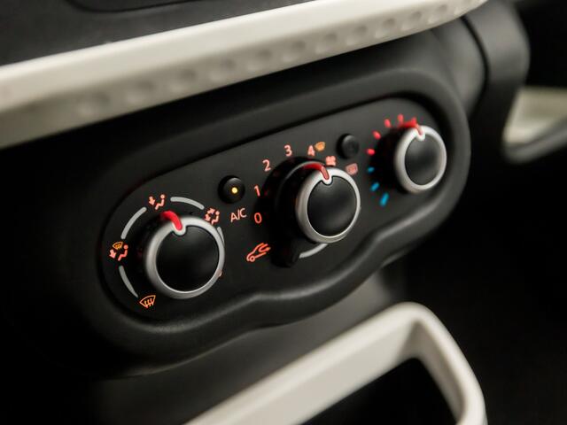 Renault TWINGO 1.0 SCe Collection (5 DEURS, AIRCO, CRUISE, PARKEERSENSOREN, SPORTSTOELEN, BLUETOOTH, NIEUWE APK, NIEUWSTAAT)