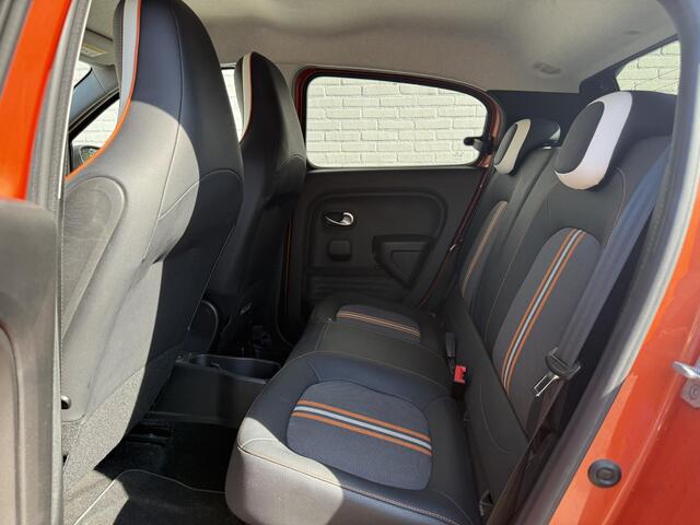Renault TWINGO 0.9 TCe GT / Achteruitrijcamera / Navigatie / Cruise Control / Airco / DAB / Bluetooth / Climate Control /