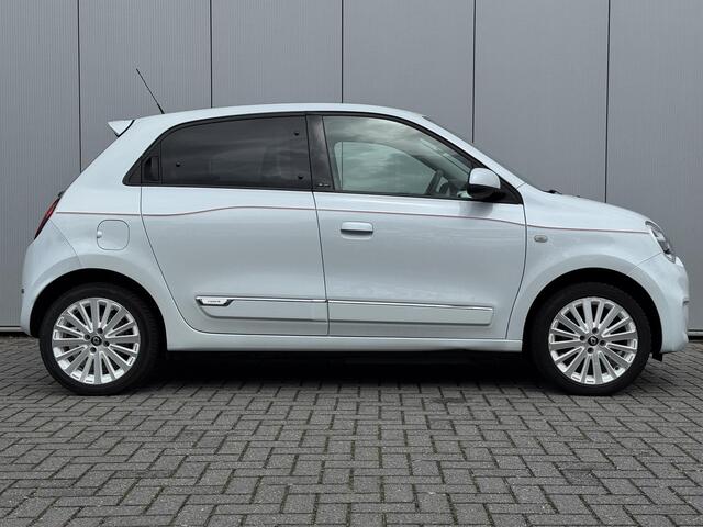 Renault TWINGO Z.E. R80 Série Limitée Vibes / Navigatie / Stoelverwarming / Climate Control / Cruise Control / Achteruitrijcamera / NL Auto / Allseason banden