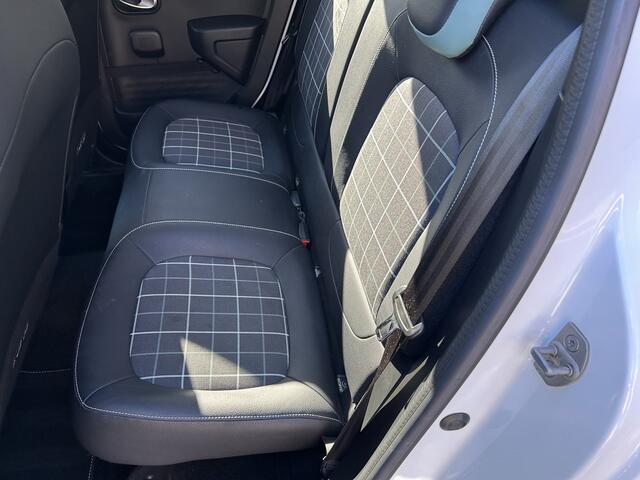 Renault TWINGO 0.9 TCe LA PARISIENNE