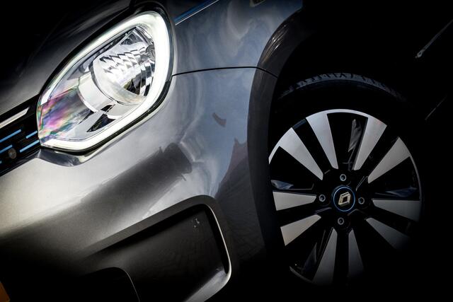 Renault TWINGO Z.E. R80 Intens | Automaat |1e Eigenaar | Stand Kachel | Clima | DAB | Cruise control | 15 INCH LMV |