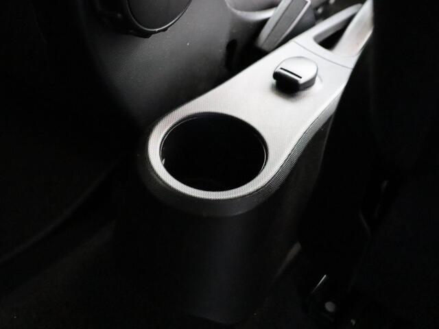 Renault TWINGO Z.E. R80 Série Limitée Vibes | Stoelverwarming | Navigatie | Cruise control |