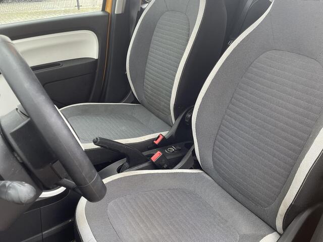 Renault TWINGO 1.0 SCe Collection | 1e Eig |