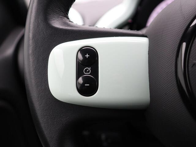 Renault TWINGO 90pk TCe Intens ''La Parisiene'' | Stoffen vouwdak | Achteruitrijcamera | LMV | Climate control | Navigatie |
