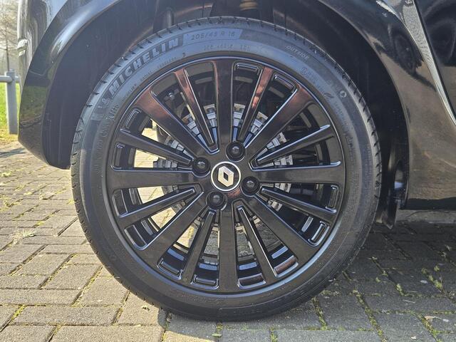 Renault TWINGO Z.E. R80 E-Tech Série Limitée Urban Night 22 kWh / Achteruitrijcamera / Apple Carplay & Android Auto / Navigatie / Climate Control / Parkleersensoren / Lichtmetalen Velgen 16" /