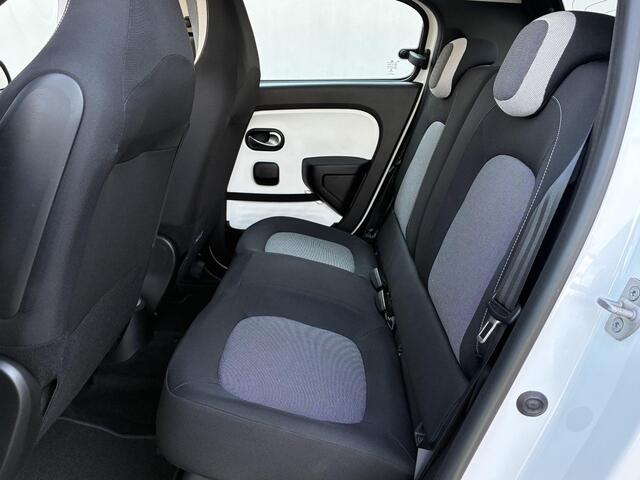 Renault TWINGO Z.E. R80 E-Tech Equilibre 22 kWh / SOH 96,5% / Airco / Parkeersensoren / Navigatie d.m.v. Apple Carplay/Android auto /