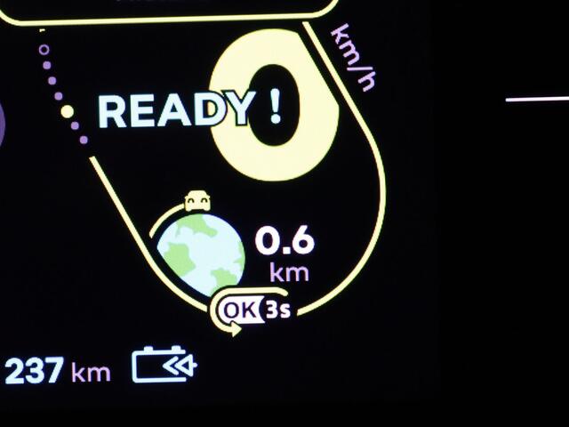 Renault TWINGO urban range techno 27.5 kWh Climate | Camera | Navig | 18" inch velgen