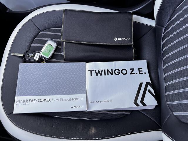 Renault TWINGO Z.E. R80 E-Tech Série Limitée Urban Night 22 kWh / Dealer onderhouden / Accu SoH 94,91 % / 3 fase laden / Airco / Stoelverwarming / Navigatie / Apple Carplay Android / 16" LM wielen + All Season banden /