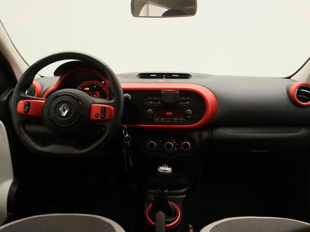 Renault TWINGO 1.0 SCe Collection | Airco | Digitale radio DAB+ (50W) | Bluetooth | Pack Look Exterieur 'Rouge' | Striping 'Dots' | Met leder bekleed stuurwiel | Pack Look Interieur 'Rouge' |