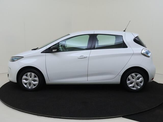 Renault ZOE R90 Life 41 kWh Inclusief Accu | Climate Control | ECC, Cruise control | Navigatie | Half lederen bekleding zwart |Park Distance Control achter |