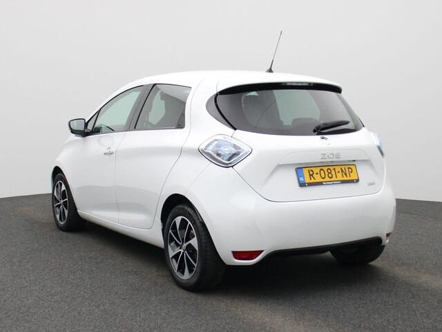 Renault ZOE R110 Limited 41 kWh | Incl. Koopaccu | Camera | Stoelverwarming | Keyless | PDC Achter | Full-Map Navigatie | Cruise Control & Snelheidsbegrenzer | Climate Conntrol | 16" LMV | Privacy Glass | Licht- & Regensensor