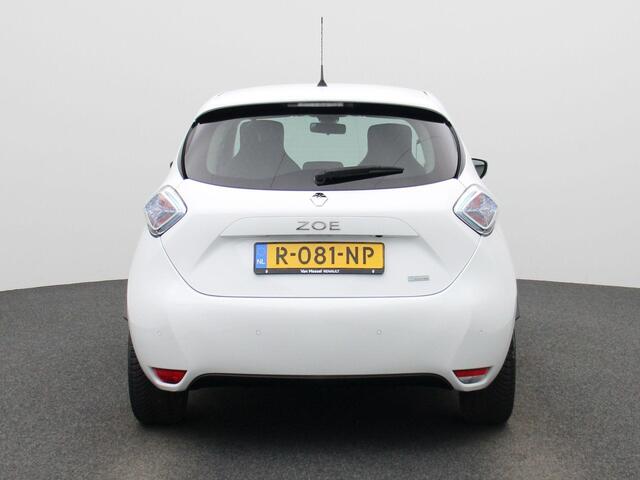Renault ZOE R110 Limited 41 kWh | Incl. Koopaccu | Camera | Stoelverwarming | Keyless | PDC Achter | Full-Map Navigatie | Cruise Control & Snelheidsbegrenzer | Climate Conntrol | 16" LMV | Privacy Glass | Licht- & Regensensor