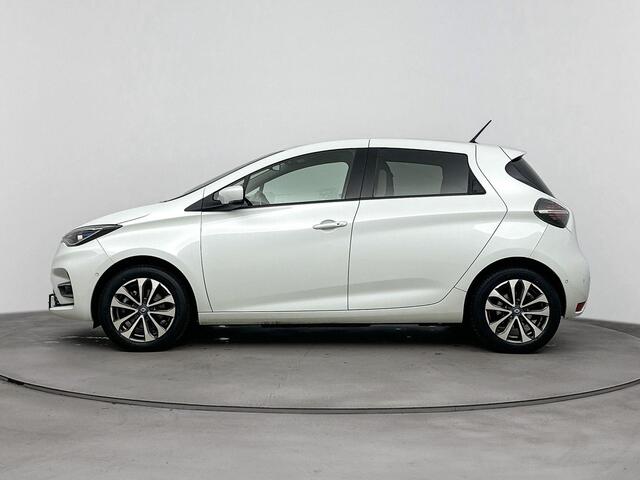 Renault ZOE R135 Intens 52 kWh (ex Accu) | Huuraccu vanaf ¤ 64,- pm | Achteruitrijcamera | Navigatie | Climate Control | Warmtepomp | LED | Lichtmetalen velgen 16"