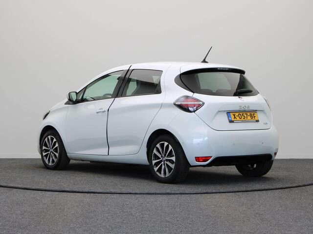 Renault ZOE R135 Intens 52 kWh | Accu Koop | Stuur en stoelverwarming | Achteruitrijcamera | Parkeersensoren voor en achter | Navigatie |