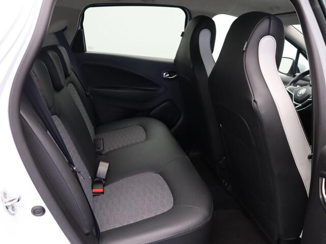 Renault ZOE R135 Intens 52 kWh | Accu Koop | Stuur en stoelverwarming | Achteruitrijcamera | Parkeersensoren voor en achter | Navigatie |