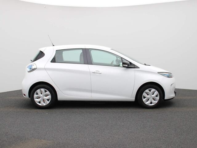 Renault ZOE R90 Life 41 kWh | inclusief Koopaccu | Navigatie | Cruisen control | Airco | Parkeersensoren|