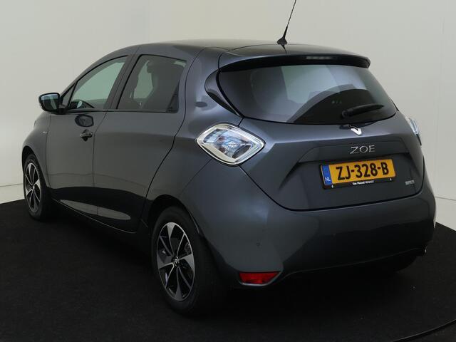 Renault ZOE R110 Iconic 41 kWh (ex Accu) Huuraccu vanaf ¤ 64,- pm | Climate Control | Cruise Control| Lichtmetalen velgen 16"| Navigatiesysteem | Voorstoelen Verwarmd | Apple Carplay/Android Auto | Parkeersensoren incl. Camera |