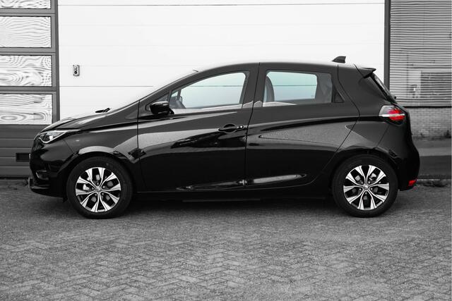 Renault ZOE R135 Evolution 52 kWh | Navigatie | Pack Comfort | Sensoren en Camera | vraag naar de beschikbaarheid | 16 % bijtelling over 30K > 60 mnd af nieuw | | incl. Bovag rijklaarpakket met 12 maanden garantie |