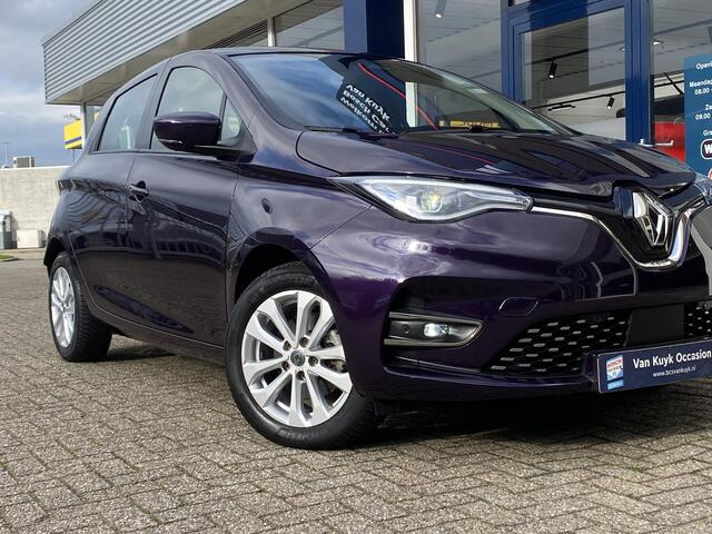Renault ZOE R110 Life Carshare 52 kWh / 5-Deurs / Koop-Accu / 25.000 KM / Warmtepomp / 1e-Eigenaar / Cruise-Control / Climate-Control / Stoelverwarming / Stuurverwarming / Apple-Carplay & Android-Auto / Keyless / LED / DAB Radio-Bluetooth / Navi / PDC met Camera-Acht