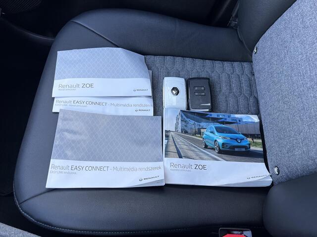 Renault ZOE R135 Intens Business 52 kWh / Dealer onderhouden / Koopaccu / SoH 97% / garantie tot 11-2028 < 160.000km / CCS snelladen / Navigatie groot scherm / Camera / 16" LM wielen /