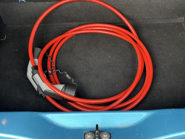 Renault ZOE R135 Intens 52 kWh VAN: ¤16.900- VOOR: ¤13.877,- UW EINDEJAARSVOORDEEL: ¤3.023 |SOH 94% KOOPACCU | 3-FASE LADER + SNELLAADFUNCTIE | STOEL + STUURWIELVERWARMING | CAMERA | NAVI |Rijklaar geleverd met 12 maanden BOVAG-garantie