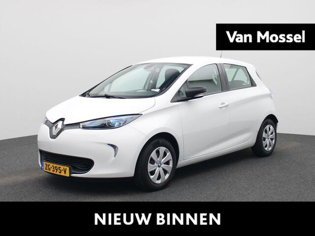 Renault ZOE R90 Pk Life 41 kWh Inclusief Koopaccu | Navigatie | Climate Control | Cruise Control | Apple Carplay/Android Auto | All Season Banden | Parkeersensoren | Interieur Voorverwarming |