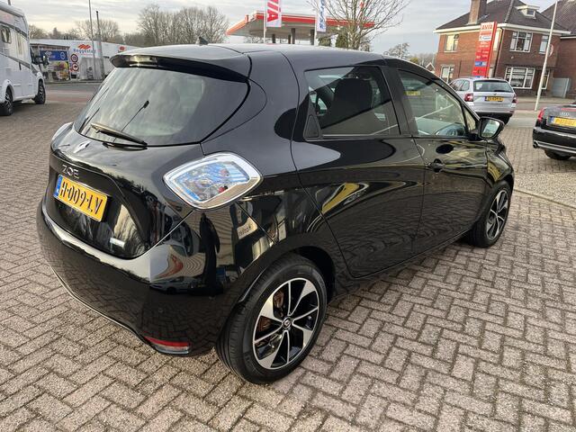 Renault ZOE R90 Entry 22 kWh (ex Accu) Zeer goed onderhouden en complete uitvoering, navi, pdc, cruise controle, tel. etc.