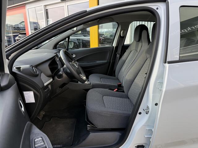 Renault ZOE R135 Limited 52 kWh | NAP | SOH 95% | Navigatie | Climate Control | Key-less | DAB | LED | Cruise Control |