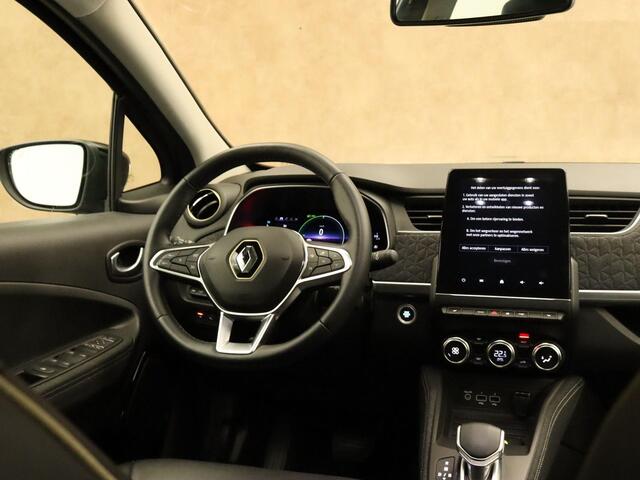 Renault ZOE R135 Iconic 52 kWh SOH 96,6% !!!- ORIGINEEL NEDERLANDSE AUTO - AFKOMSTIG VAN 1E EIGENAAR - 3 FASE - PARKEERASSISTENT - STUURVERWARMING - PARKEERSENSOREN VOOR/ ACHTER - CAMERA - DODEHOEK DETECTIE - VOORSTOELEN VERWARMD - ARMSTEUN VOOR - DODEHOEKDETECTIE