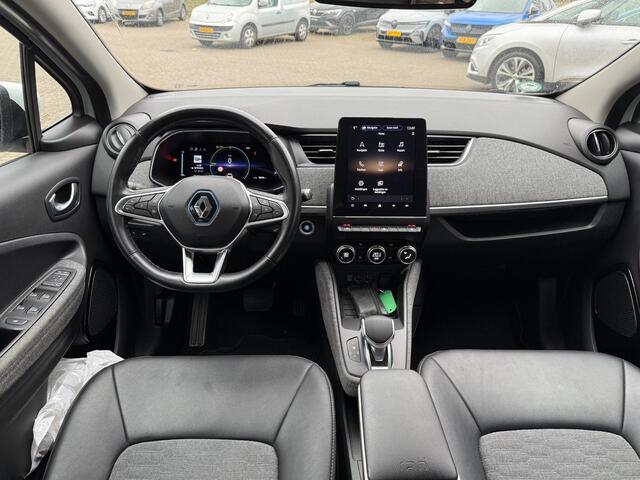 Renault ZOE R135 Intens 52 kWh | Trekhaak | Stoel & Stuur verwarming | Navigatie | Achteruitrijcamera | LED | DAB | Climate Control |