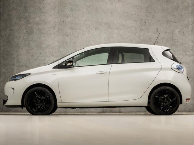 Renault ZOE R90 Bose Luxury 41 kWh Automaat (KOOPACCU, NAVIGATIE, PARELMOER, CLIMATE, BOSE AUDIO, CAMERA, GETINT GLAS, LEDER, KEYLESS, CRUISE, NIEUWSTAAT)